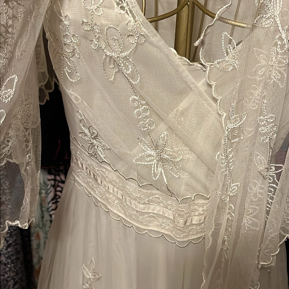 Nataya Bohemian Exquisite Ivory Dress - Picture 4 of 17